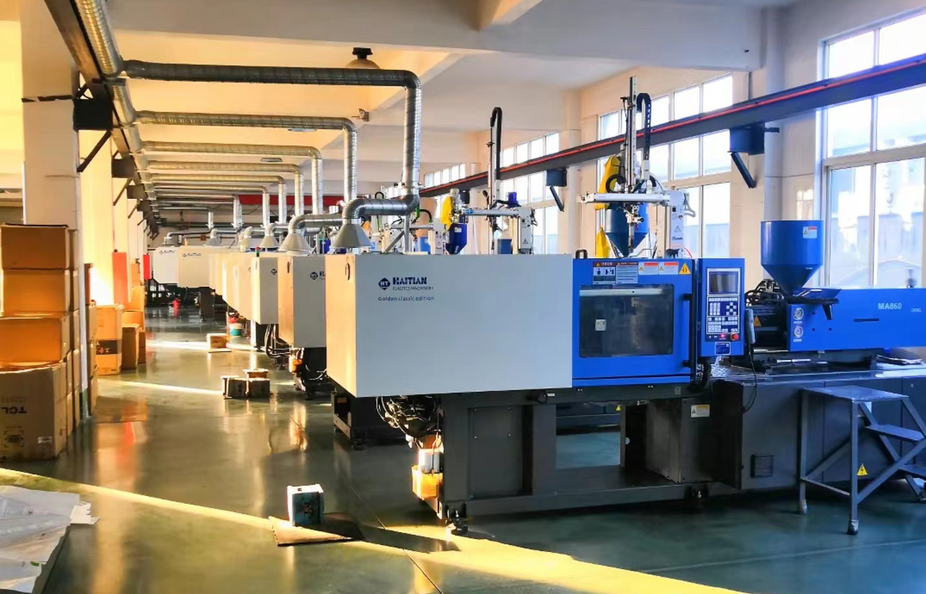 瑞发塑料厂房设备