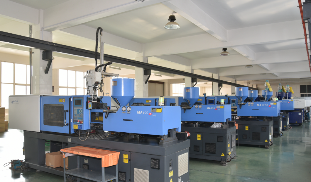 瑞发汽车塑料制品厂房设备